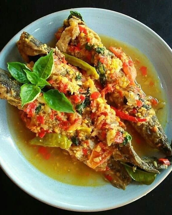 Sajian ikan bumbu rumahan Pak Wahib